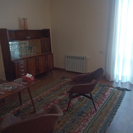 Spacious One Bedroom Apartment In The City Centre เยเรวาน ภายนอก รูปภาพ