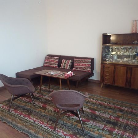 Spacious One Bedroom Apartment In The City Centre เยเรวาน ภายนอก รูปภาพ