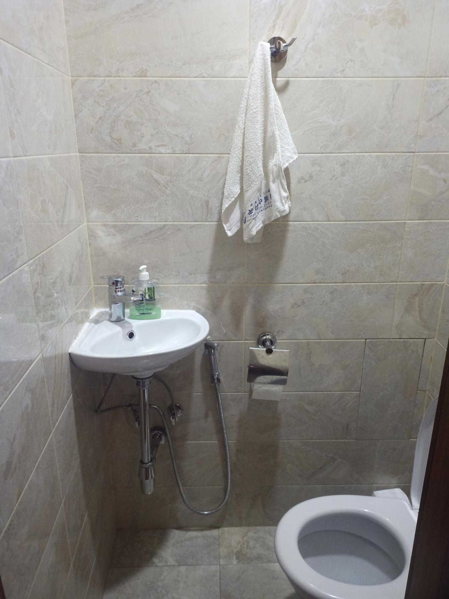 Spacious One Bedroom Apartment In The City Centre เยเรวาน ภายนอก รูปภาพ